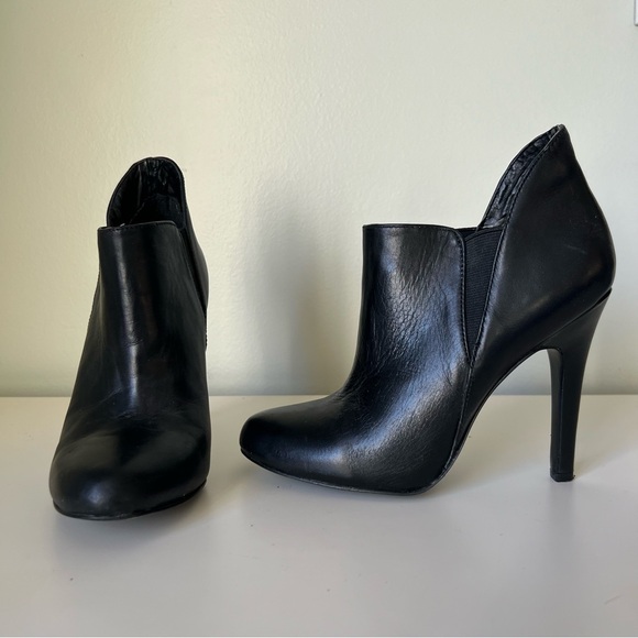 BCBGeneration Black Leather High Heel Booties 6.5 M - Picture 15 of 16
